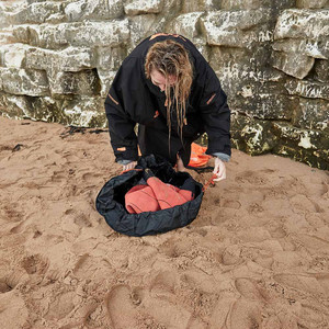 2024 Zone3 Wetsuit Changing Mat / Bag RA22WSCM101 - Black